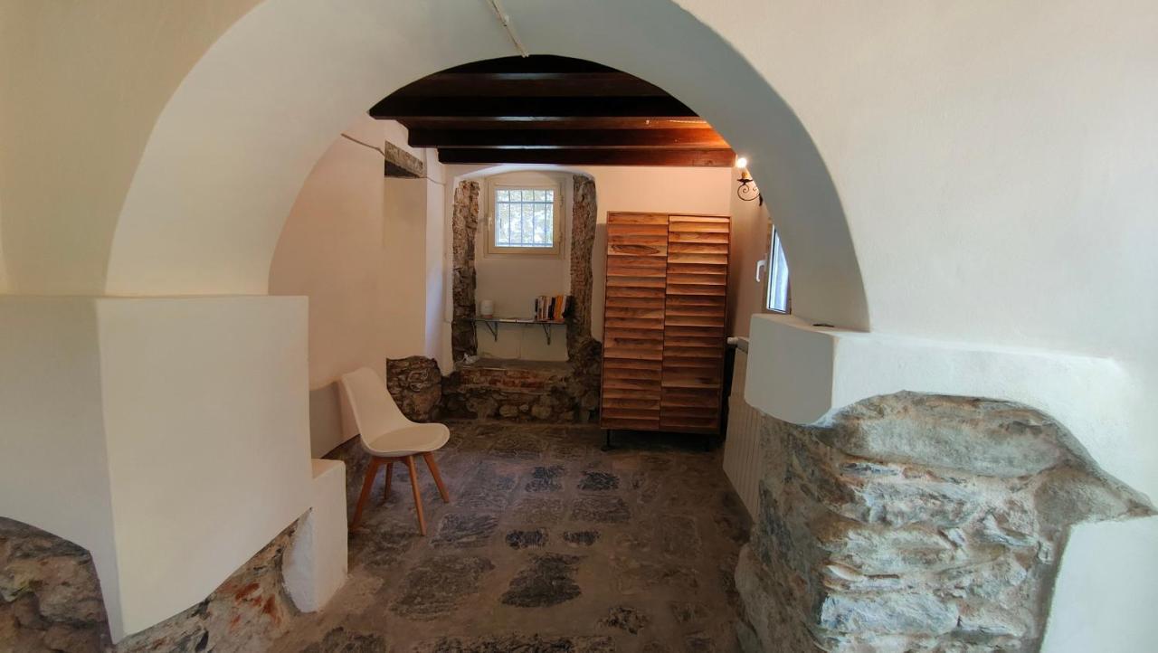 Bed and Breakfast La Casa Delle Pietre Parlanti - Casa In Pietra Ai Piedi Del Parco Delle 5 Terre Biassa Exterior foto
