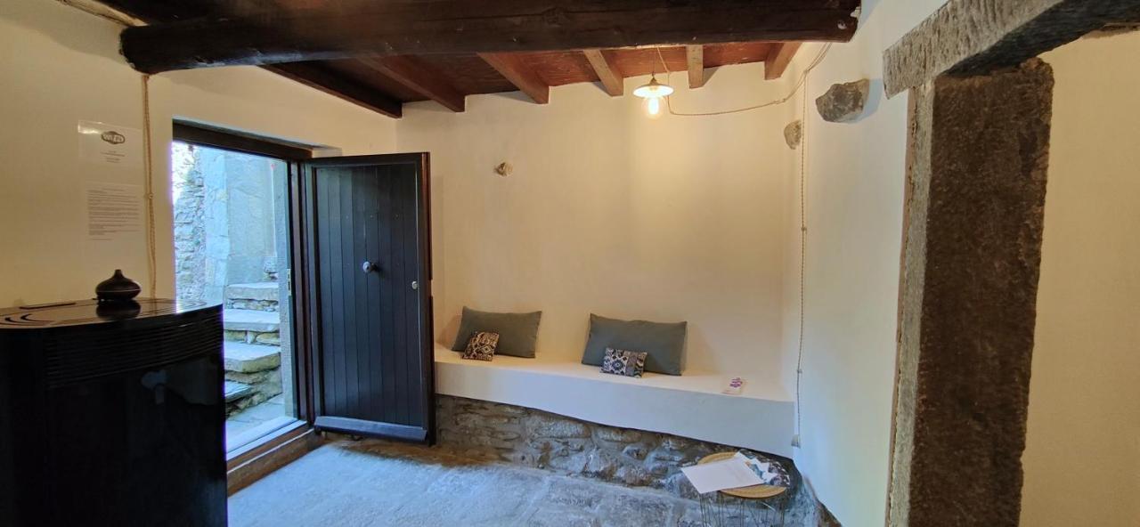 Bed and Breakfast La Casa Delle Pietre Parlanti - Casa In Pietra Ai Piedi Del Parco Delle 5 Terre Biassa Exterior foto